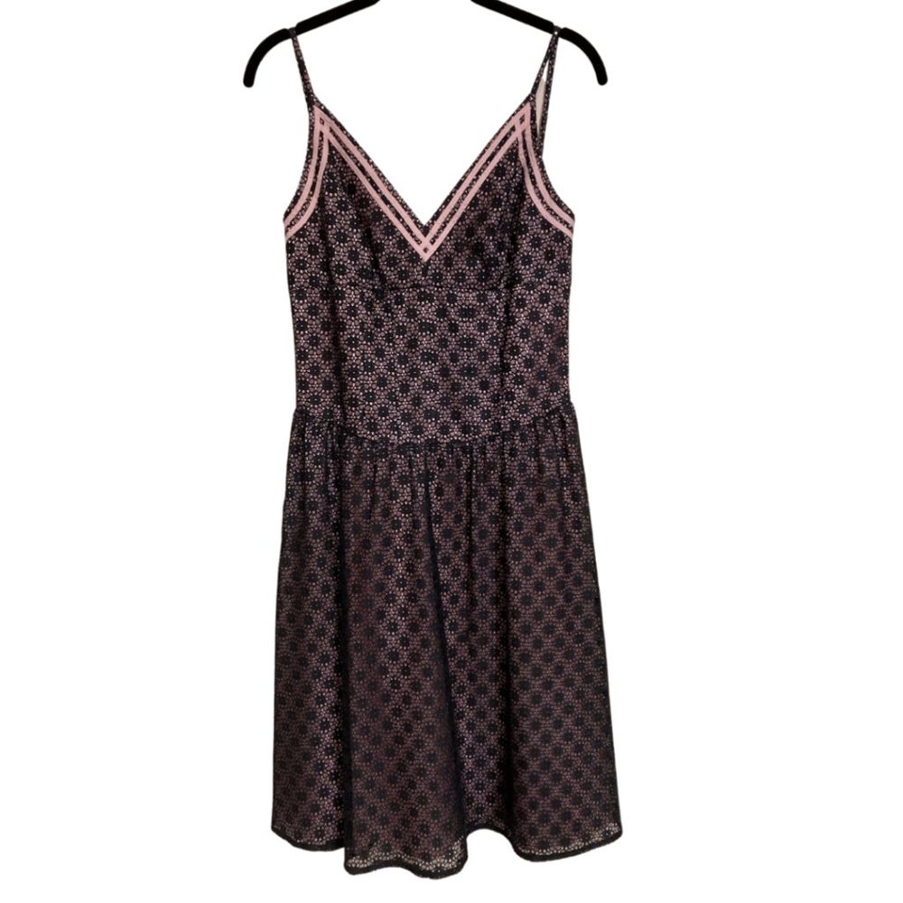 CMV Carmen Marc Valvo spaghetti strap lace v-neck lined dress